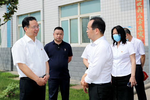 郑州市委常委、、市纪委书记杜新军一行莅临永利yl23455调研指导事情