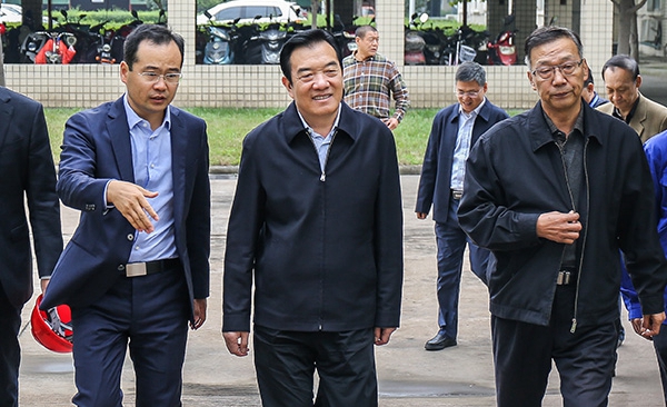 郑州市人大常委会主任白红战带队视察永利yl23455股份